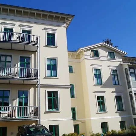 Gemuetliche Mit Dachterrasse, Parkplatz, Zentral - Aber Ruhig Gel. Apartment