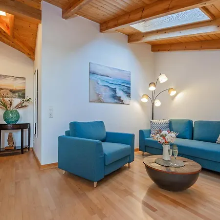 Apartment Gemütliche Mit Dachterrasse, Parkplatz, Zentral - Aber Ruhig Gel.