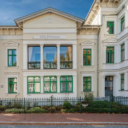Gemütliche Mit Dachterrasse, Parkplatz, Zentral - Aber Ruhig Gel. Ostseebad Heringsdorf