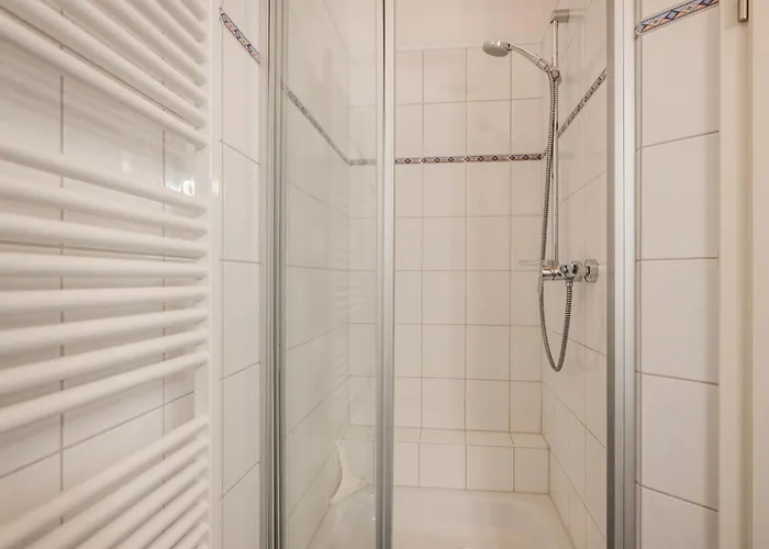 Apartment Gemütliche Mit Dachterrasse, Parkplatz, Zentral - Aber Ruhig Gel. *